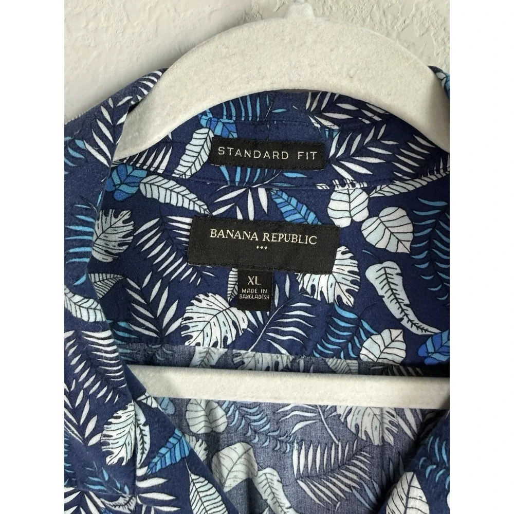 Banana Republic Mens XL Button Shirt Short‎ Sleeve Floral Blue Tropical Hawaiian